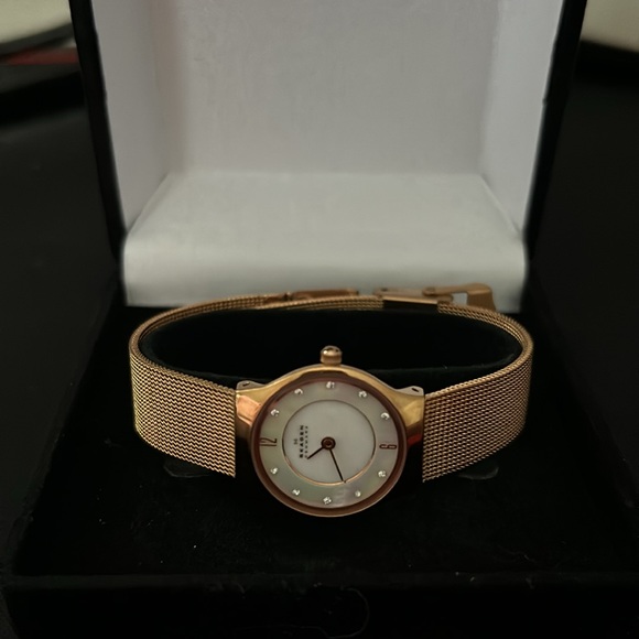 Skagen Freja Lille Rose Gold-Tone Steel Mesh Watch - Picture 4 of 6